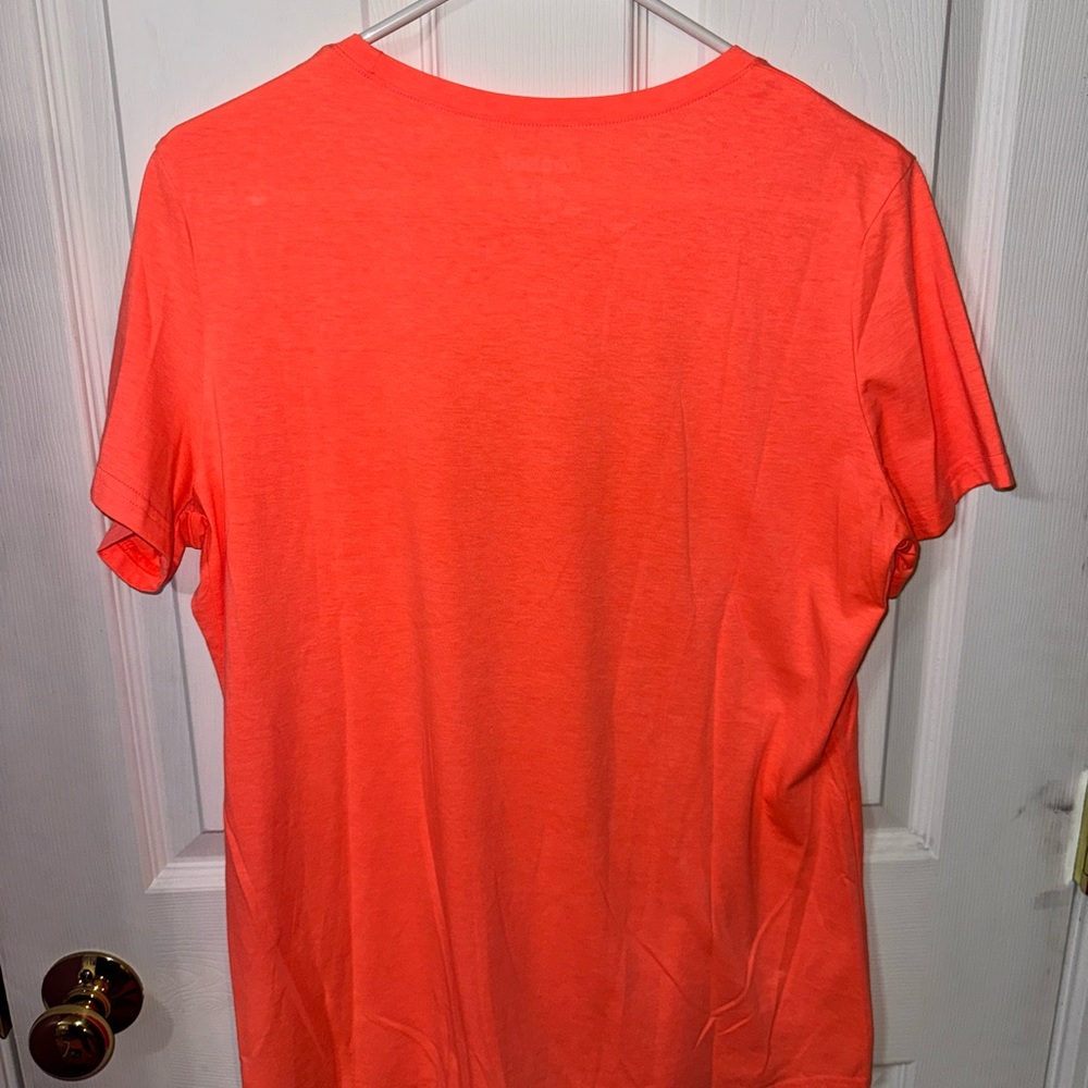 Reebok Vibrant Coral Tee with White Graphic - Picture 3 of 3